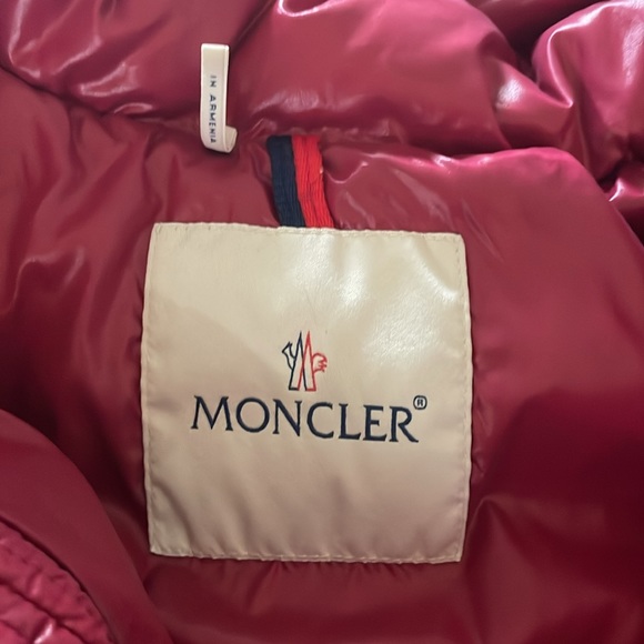 Moncler girls size 5 pink puffer coat excellent condition - Picture 5 of 9
